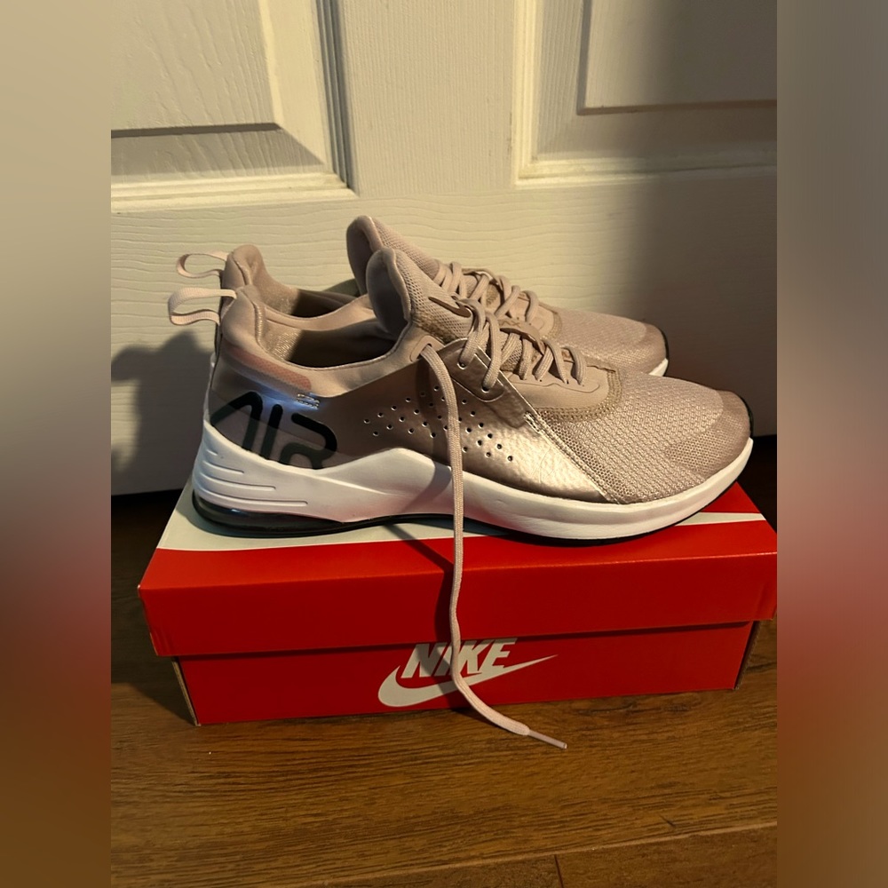 Nike Women's Air Max Bella Tr 3 Shoes, Mauve/Silver